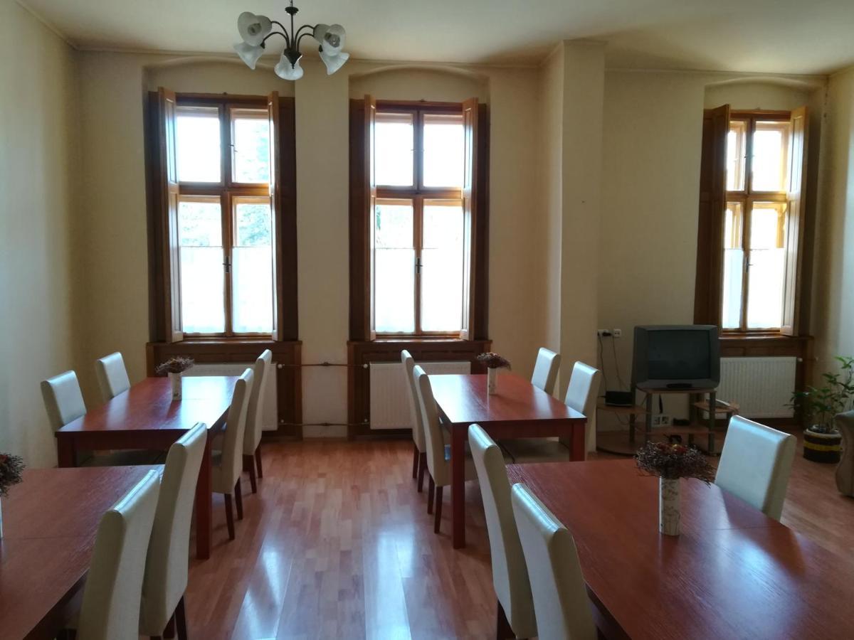 Szent Istvan Panzio Hódmezővásárhely Exteriör bild